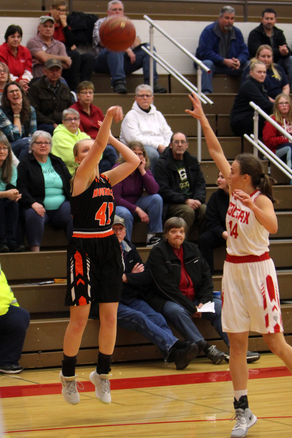 Elk Mound at Colfax girls basketball 12-5-19